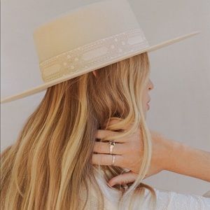 Lack of Color Sierra in Gold, Large (59 cm)